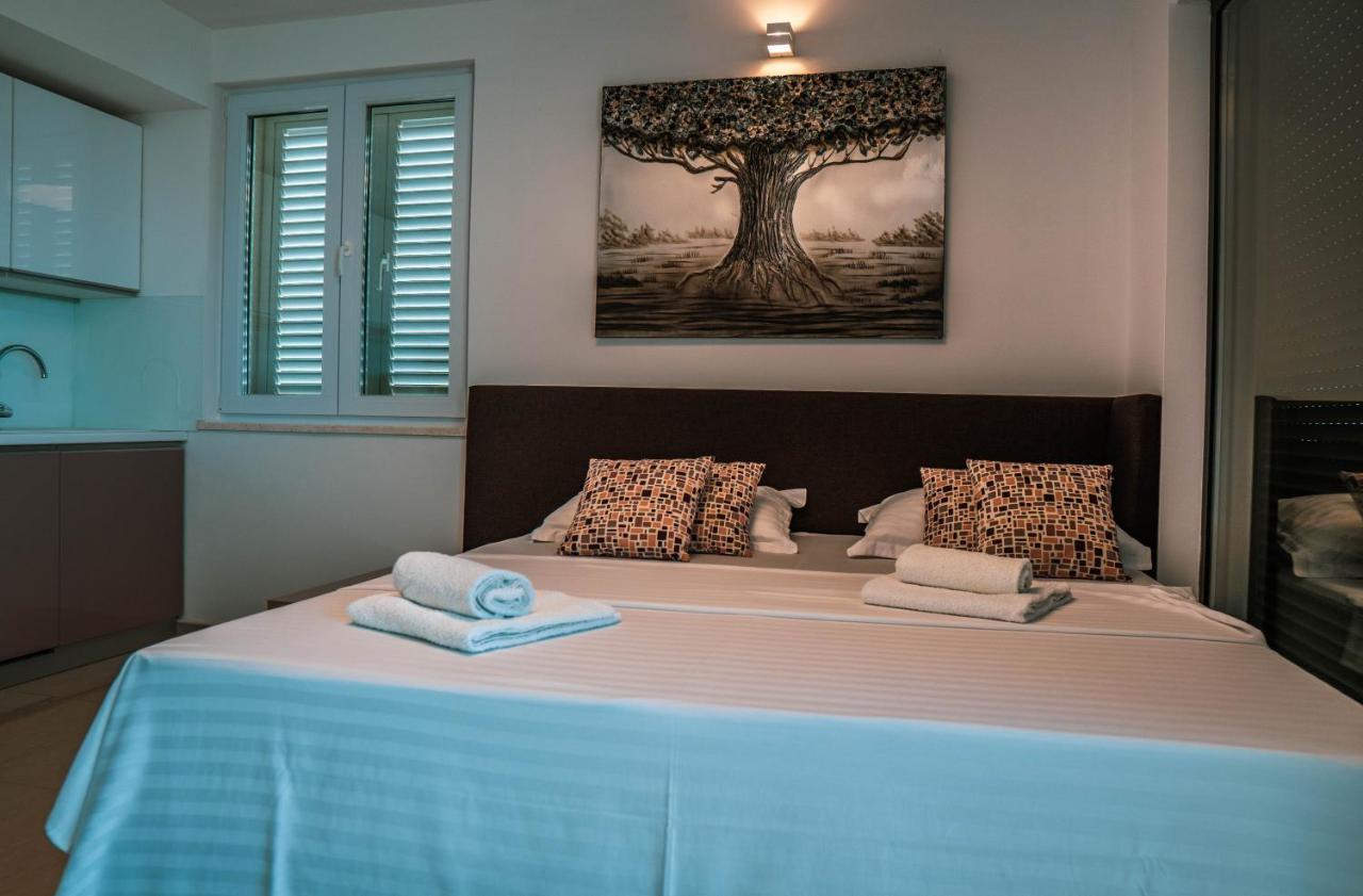Luxury Apartments White Villa Violeta Mandre Exteriér fotografie
